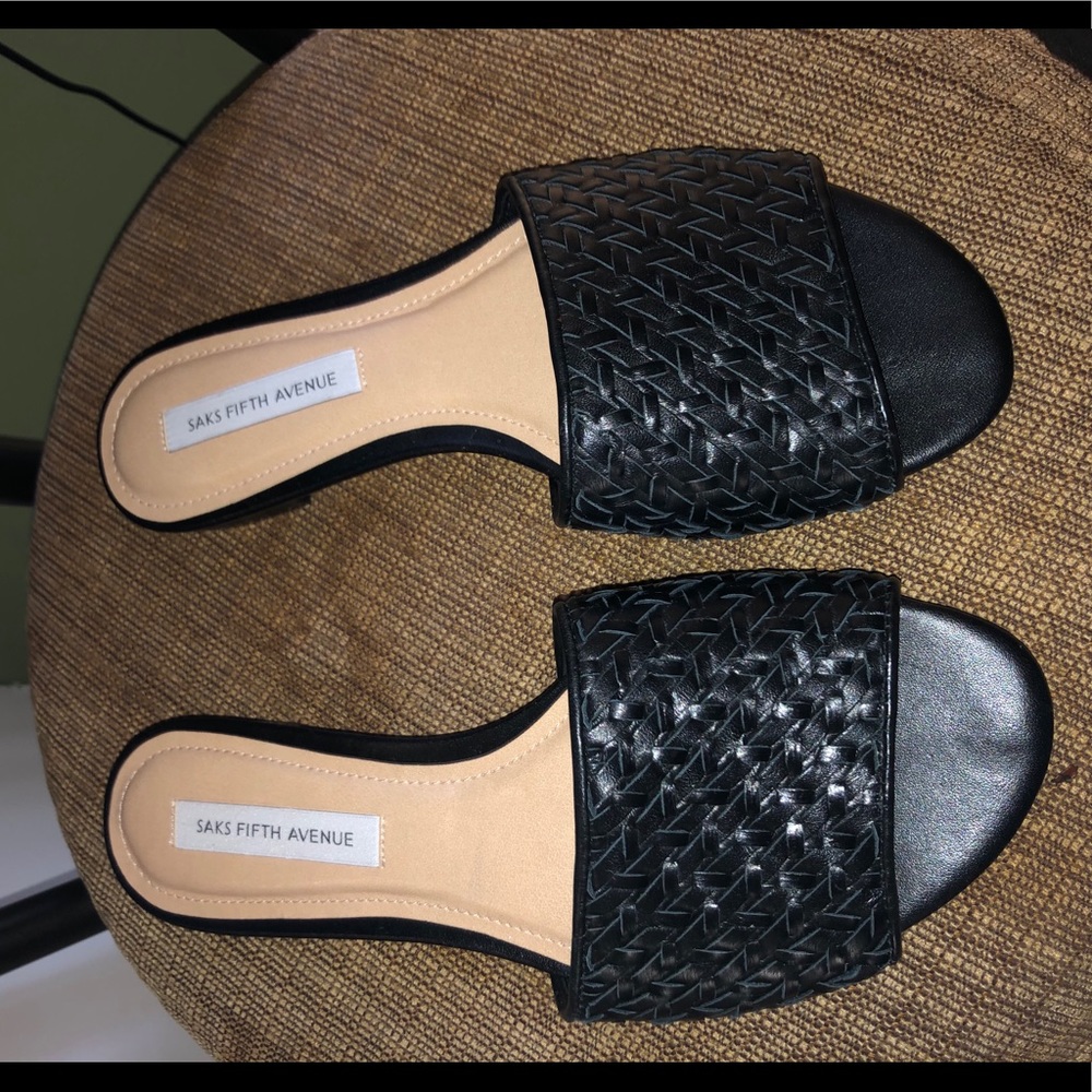 Brand New Size 6 Saks off Fifth Leather Slide